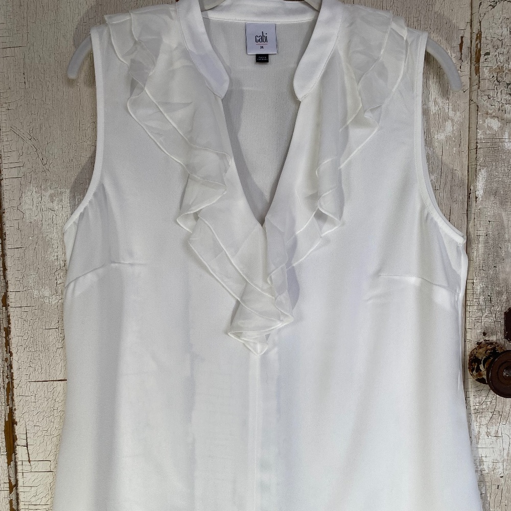 Cabi Portrait Blouse. Size M. New, never worn. No tag.